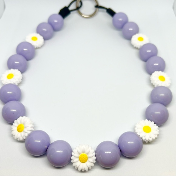 Lavender Purple & Daisy Beaded Dog Collar Necklace 
Size Medium/ Large - Picture 6 of 8